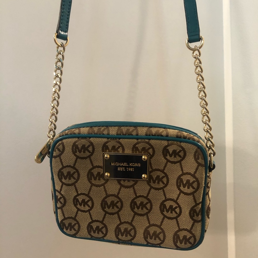 Authentic Michael Kors Signature Crossbody